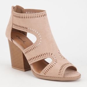 QUPID Laser Cut Womens Peep Toe Booties